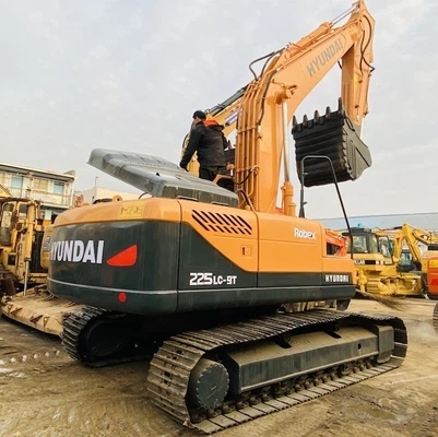 Hyundai R225 Crawler Excavator